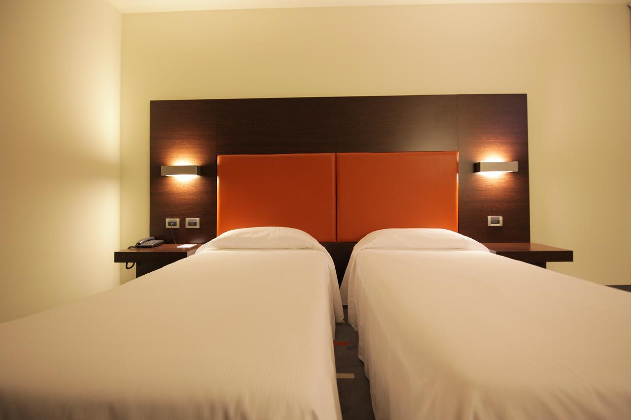 Hotel Major رونتشي دي ليجيوناري المظهر الخارجي الصورة