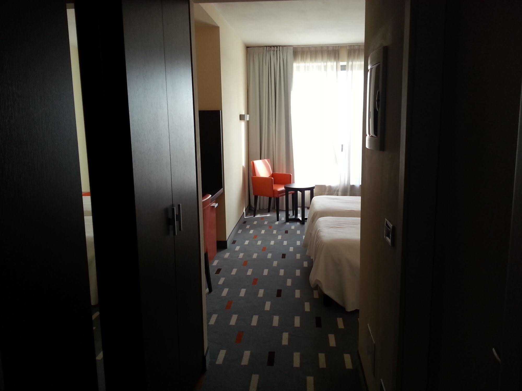 Hotel Major رونتشي دي ليجيوناري المظهر الخارجي الصورة