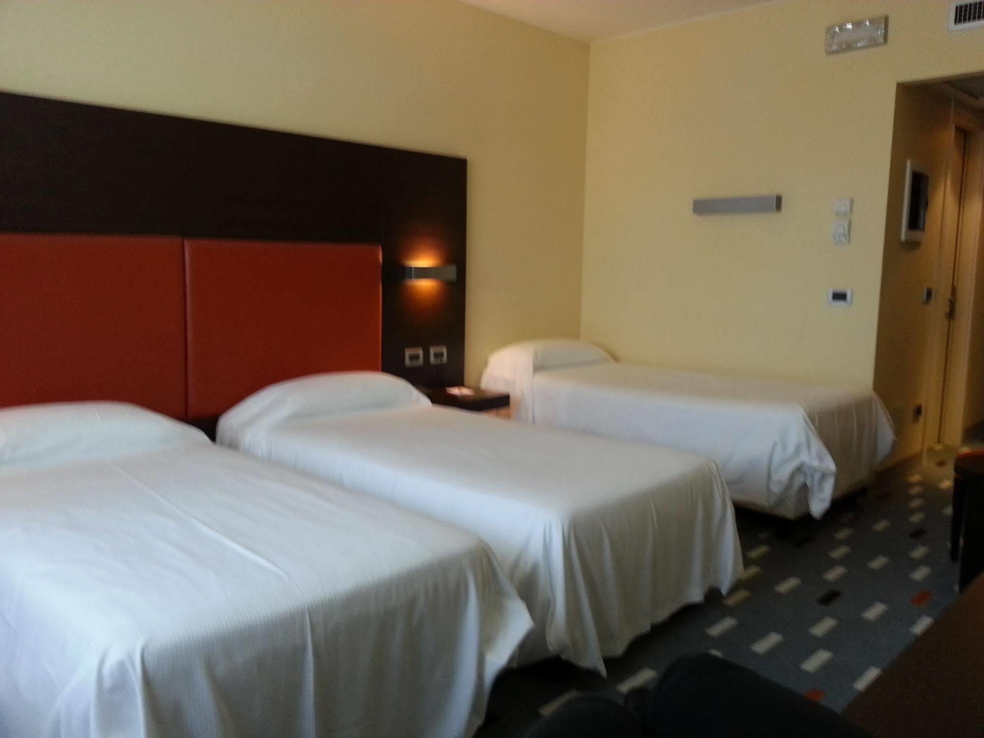 Hotel Major رونتشي دي ليجيوناري المظهر الخارجي الصورة